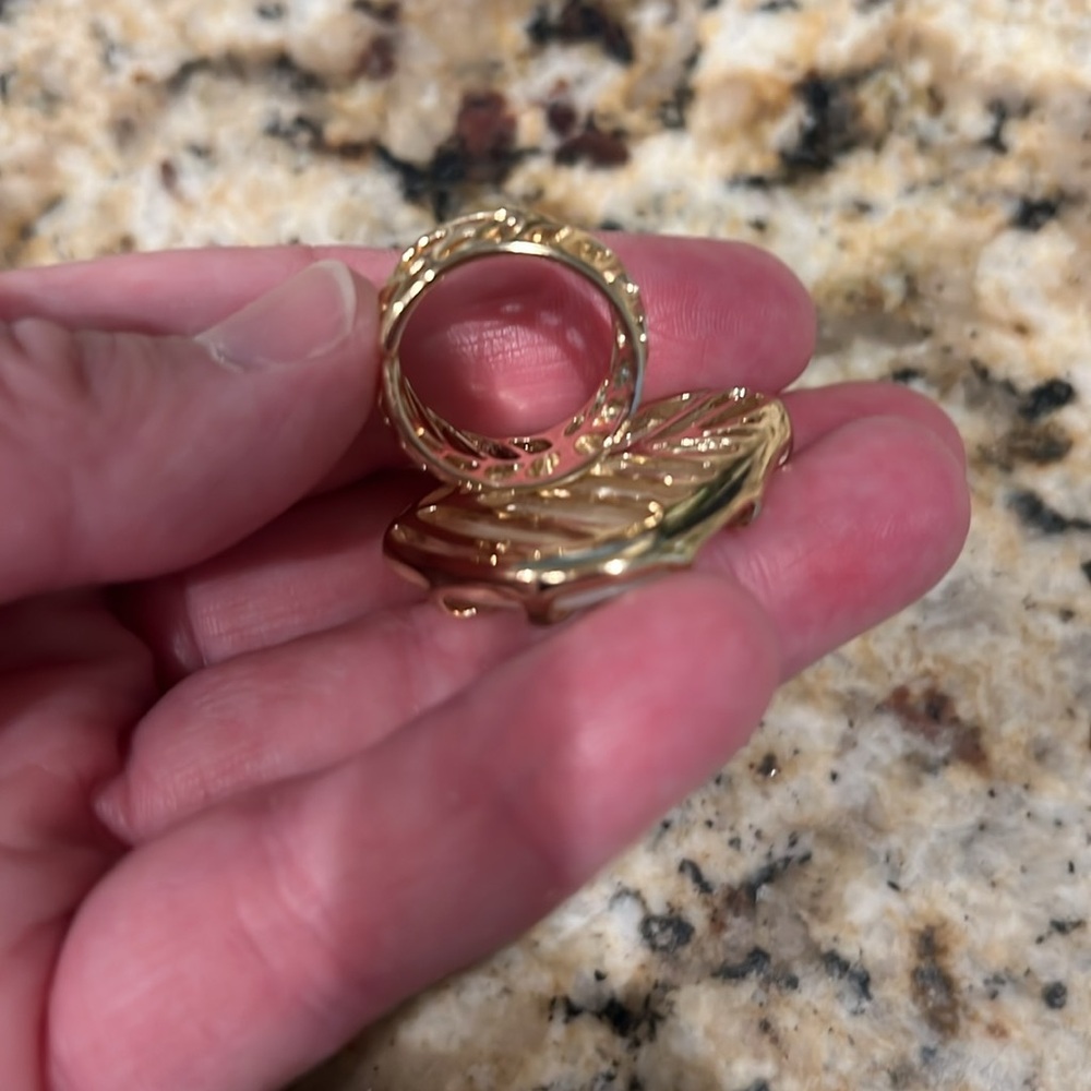 Gorgeous Statement Ring - image 3